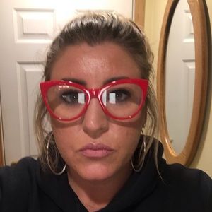 Meet your Posher, Cara